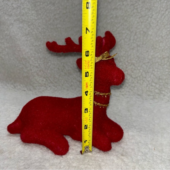 Red Velveteen flocked vintage sitting Reindeer with gold bow 8" plastic - Picture 4 of 11